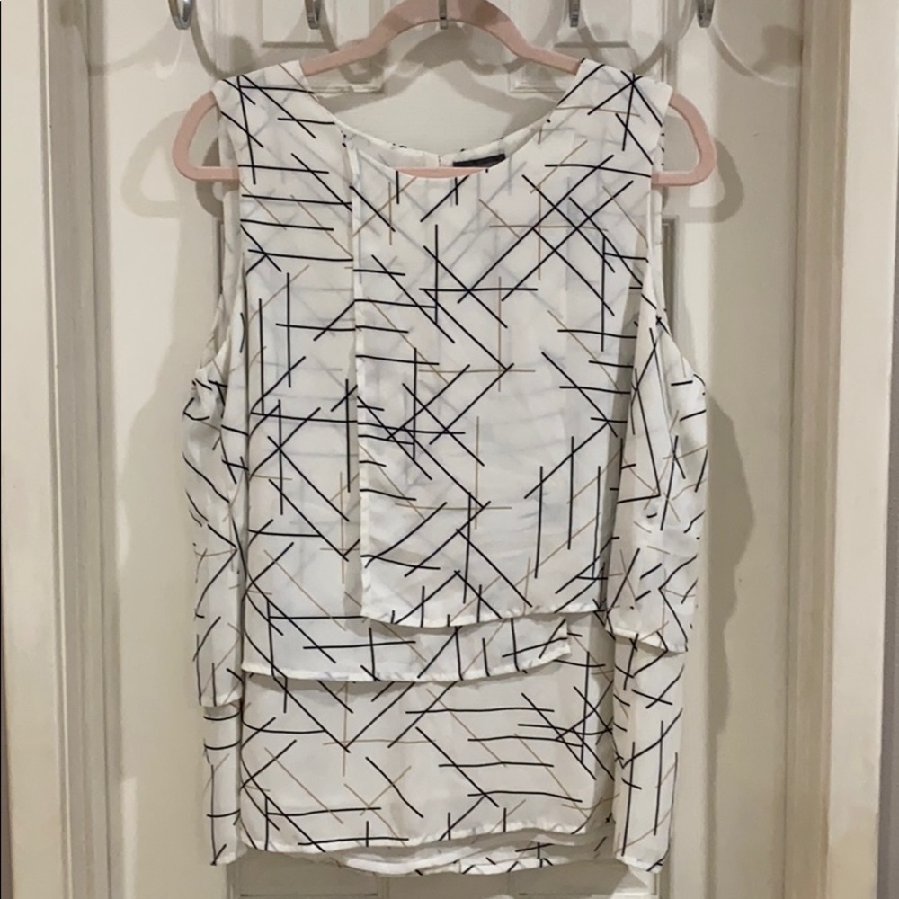 Vince Camuto Geometric Print Sleeveless Blouse